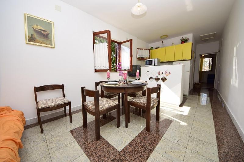 Appartamento Zora Seget Vranjica Esterno foto